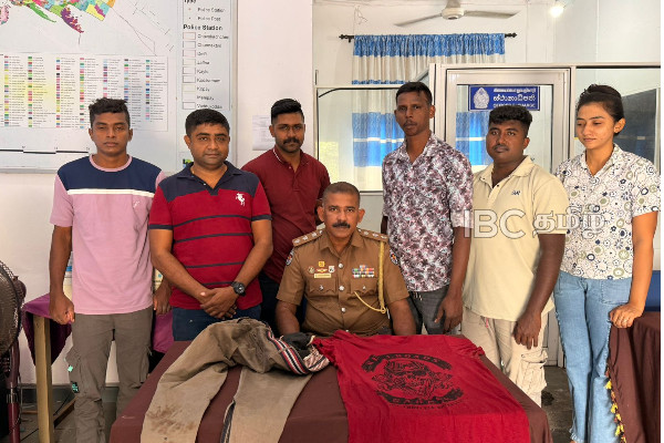 யாழில் இளைஞன் வெட்டிக்கொலை : ஆறு பேர் அதிரடியாக கைது | Youth Hacked To Death In Jaffna 6 Suspect Arrested