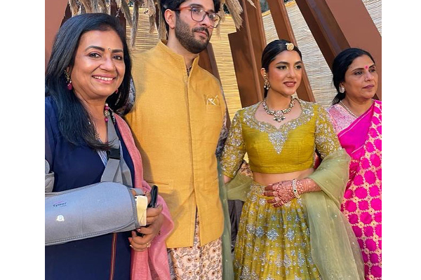 கையில் கட்டுடன் பாக்யராஜ் மனைவி பூர்ணிமா! என்னாச்சு என ரசிகர்கள் ஷாக் | Poornima Bhagyaraj Hand Injury Picture Shocks Fans