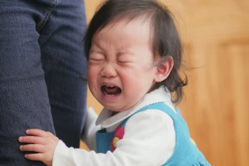 දරුවා පාසලේදී අඬන්නේ නම් කුමක් කළ යුතුද?