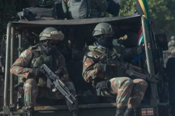 ரஷிய ராணுவ ஆள்சேர்ப்பில் குற்றச்சாட்டு ; தென் ஆப்பிரிக்காவில் அதிரடி கைது நடவடிக்கை | Russian Military Recruiters Arrested South Africa