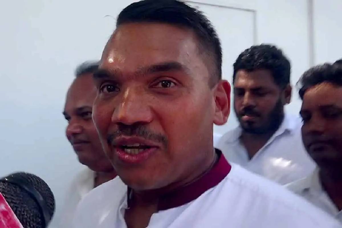 நாமலுக்கு எதிராக சாட்சியமளித்த தொழிலதிபர் அரச தரப்பிலுள்ள அமைச்சர் ஒருவரின் நண்பர்! டி.வி.சானக வெளிப்படுத்திய பரபரப்பான தகவல்.... | Namal Rajapaksa Arrested நாமலுக்கு எதிராக சாட்சியமளித்த தொழிலதிபர் அரச தரப்பிலுள்ள அமைச்சர் ஒருவரின் நண்பர்! டி.வி.சானக வெளிப்படுத்திய பரபரப்பான தகவல்.... | Namal Rajapaksa Arrested
