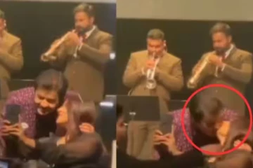 பெண் ரசிகை உதட்டில் முத்தமிட்ட உதித் நாராயண் - வைரல் வீடியோவால் ஏற்பட்ட பரபரப்பு