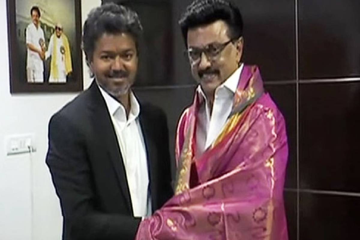 முதலமைச்சர் விஜய்யை கைப்பிடித்து அழைத்துச்சென்ற ஸ்டாலின்! ஆரத்தழுவி வரவேற்றார் உதயநிதி | Chief Minister Vijay Plans To Meet Mk Stalin
