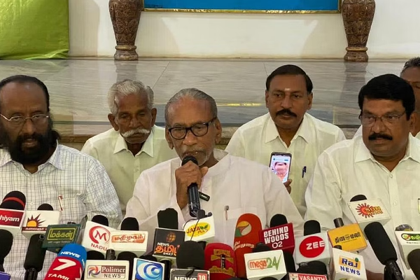 ஈழத்தமிழரின் உணர்வுகளை வைத்து அரசியல் செய்யும் ஆசாமிகள் வரிசையில் நெடுமாறனுமா... எழுந்தது சர்ச்சை! | Ltte Leader Tamil Pazha Nedumaran Controversy Ltte