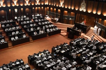 பிரதி சபாநாயகர் தெரிவுக்கான இரகசிய வாக்கெடுப்பு ஆரம்பம்