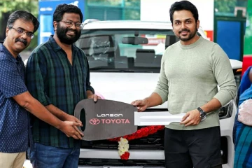 சர்தார் பட இயக்குனருக்கு சர்ப்ரைஸ் கொடுத்த கார்த்தி மற்றும் தயாரிப்பாளர்