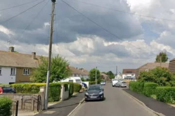 இங்கிலாந்தில் சிறுமி மீது இனவெறித்தாக்குதல்: மர்ம நபரைத் தேடும் பொலிசார்