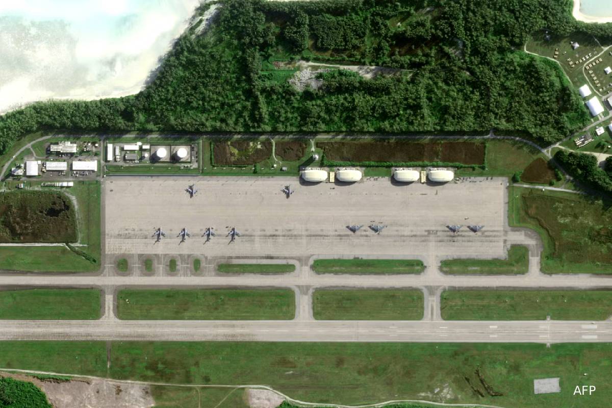 ஈரானின் ஏவுகணை இலக்கு... பிரித்தானியாவின் அந்த இராணுவத் தளம்: தூதர் விடுத்த எச்சரிக்கை | Raf Fairford Iran Missiles Target