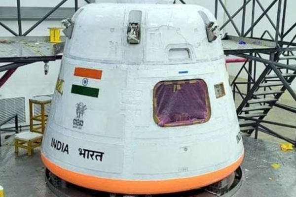 விண்வெளிக்கு பெண்களை அனுப்ப விரும்பும் இஸ்ரோ தலைவர் | Isro Chief Wants Women In Space