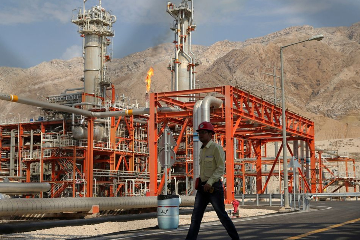 மத்திய கிழக்கு யுத்தம் : சபையில் அரசின் நிலைப்பாட்டை அறிவித்த ஜனாதிபதி அநுர | The War In The Middle East Must End Soon Anura