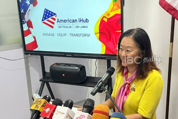 கிழக்கில் திறக்கப்பட்ட அமெரிக்க கேந்திர நிலையம் (படங்கள்) | Julie Chung Sendhil Thondaman Met Batticalo