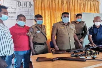 புத்தளத்தில் துப்பாக்கிகளை திருடிய காவலாலி! பொலிஸார் அதிரடி