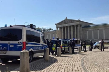 ஜேர்மனியில் இஸ்ரேலிய துணை தூதரகத்திற்கு அருகில் பரபரப்பு சம்பவம்; பொலிஸார் துப்பாக்கிபிரயோகம்