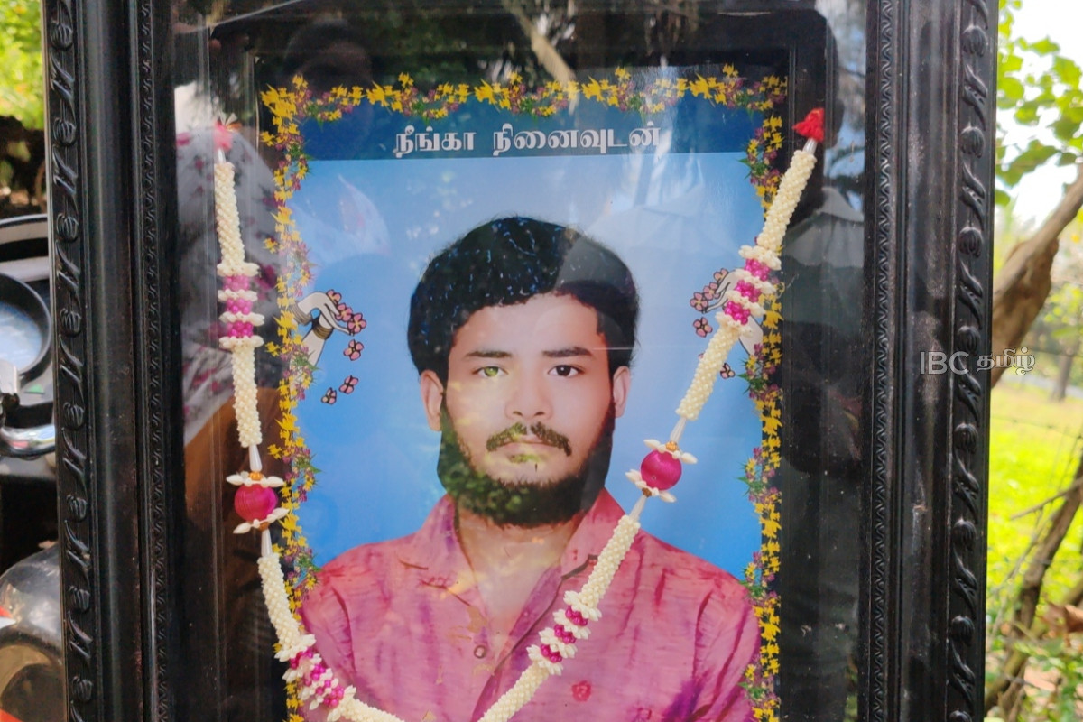 புதைக்கப்பட்ட சடலத்திலிருந்து வெட்டப்பட்ட தலை - வவுனியாவில் சம்பவம்!! | They Cut Off The Head From The Corpse