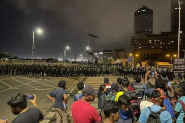 வன்முறை மீதான நாட்டம் போராட்டத்தை நீர்த்துப் போகச் செய்துவிட்டது! ரணில்