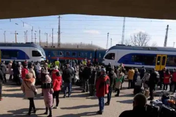 ரயிலில் ஏற விடாமல் உக்ரைன் மக்கள் எங்களை துன்புறுத்தினர்! மாணவி வெளியிட்ட பகீர் தகவல்