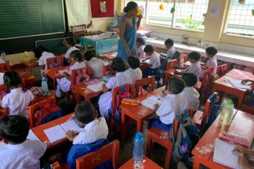 උප්පැන්නේ ඇතුව හෝ නැතුව දරුවන්ව පාසලට ඇතුල් කරගන්න - විශේෂයෙන් 1 ශ්‍රේණිය දරුවන්