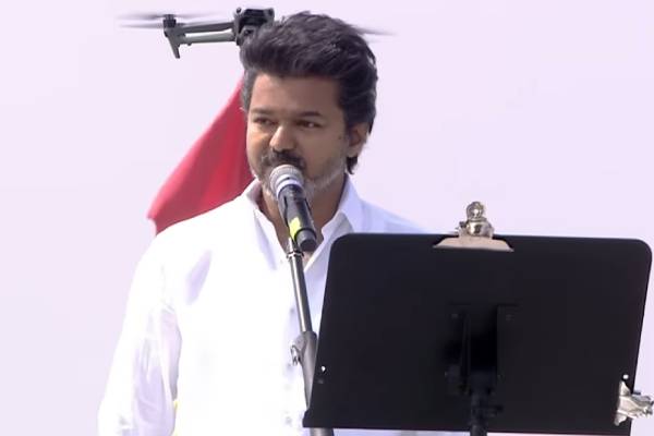 விஜய்க்கு ஓட்டு போடவில்லை என்றால் விஷம் வைத்துவிடுவேன்- தவெக பெண் தொண்டர் | If You Dont Vote For Vijay I Will Poison The Food விஜய்க்கு ஓட்டு போடவில்லை என்றால் விஷம் வைத்துவிடுவேன்- தவெக பெண் தொண்டர் | If You Dont Vote For Vijay I Will Poison The Food