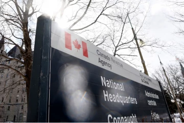 வரி முகவர் நிறுவனத்தின் மீது குற்றம் சுமத்தும் மக்கள்