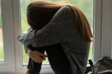 7-ம் வகுப்பு மாணவியை பல முறை பாலியல் துஸ்பிரயோகம் செய்த 5 ஆசிரியர்கள்