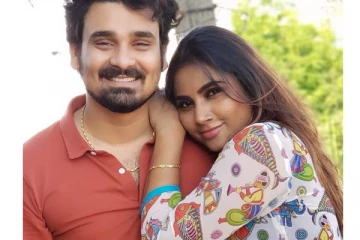 மைனா நந்தினியின் உருவத்தை நெஞ்சில் பச்சை குத்தி சர்ப்ரைஸ் கொடுத்த கணவர் யோகேஷ்!