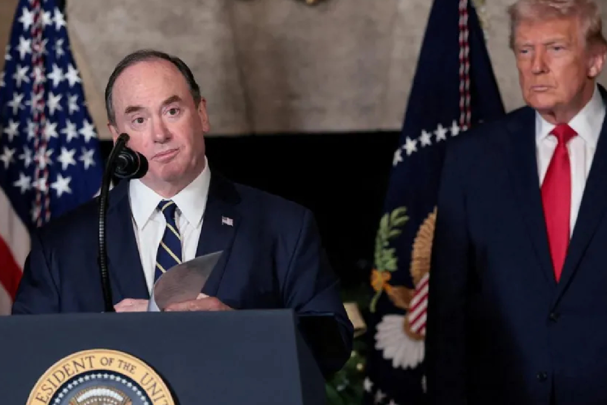 அமெரிக்க கடற்படைச் செயலாளர் ஜோன் ஃபீலன் பதவி நீக்கம் : பென்டகன் அறிவிப்பு | Us Navy Secretary John Phelan Dismissed Pentagon