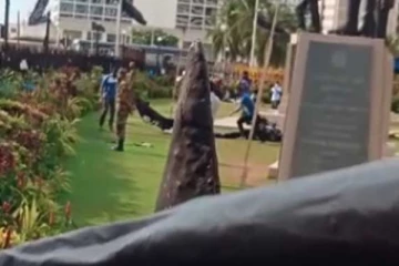 ගාලු මුවදොර "ගෝඨා ගෝ ගම" ඉවත් කරනවාද..? ආරක්ෂක අංශ මේ සිදු කරන්නේ කුමක්ද..?(VIDEO)