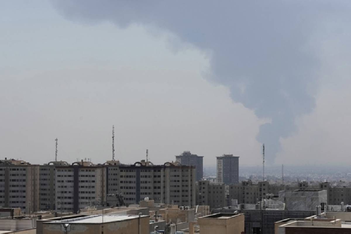 மத்திய கிழக்கில் உக்கிரமடையும் போர்! ஈரானின் ஏவுகணைகளை இடைமறித்த வளைகுடா நாடுகள் | Gulf States Intercept Iran S Missiles