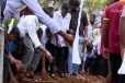 දෙහිවල අත්බෝම්බ ප්‍රහාරයෙන් මියගිය එකම පවුලේ සහෝදරයන් දෙදෙනාගේ අවසන් කටයුතු සිදුකෙරේ