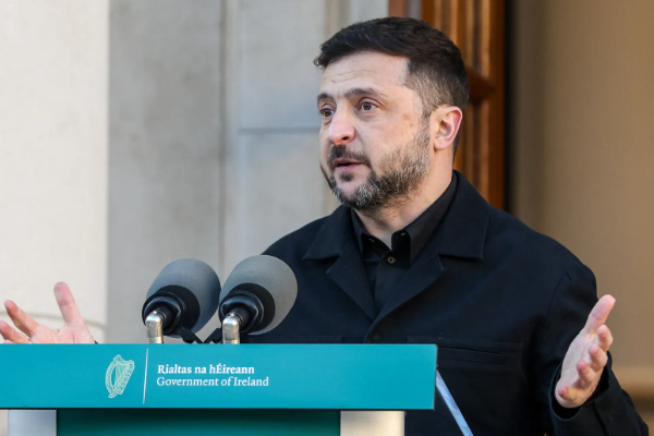 ஜெலன்ஸ்கியை ரகசியமாக பின்தொடர்ந்த ட்ரோன்களால் அதர்ச்சி...! | 5 Drones Shadow Zelensky S Ireland Flight