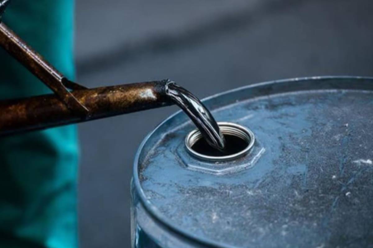 எரிபொருளுக்கான விலை அதிகரிக்கலாம் - ஆனால் தட்டுப்பாடு ஏற்படக் கூடாது! ஜனாதிபதி வலியுறுத்தல் | Prices May Increase There Should Be No Shortage