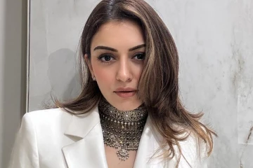 ஹன்சிகாவா இது.. படத்திற்காக கருப்பாகி அடையாளம் தெரியாமல் மாறிட்டாரே