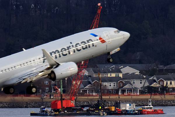 2025ல் உலகம் மொத்தம் நடுக்கத்தை ஏற்படுத்திய 12 விமான விபத்துக்கள் | Deadly Aviation Incidents