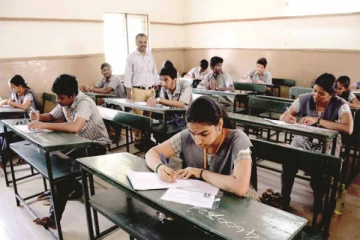 11 ஆம் வகுப்பு பொதுத் தேர்வு ரத்தா? - பள்ளிக்கல்வித்துறை விளக்கம்..!