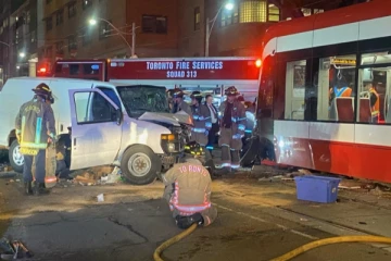 ரொறன்ரோவில் ரயிலில் மோதுண்டு இரண்டு பேர் பலி