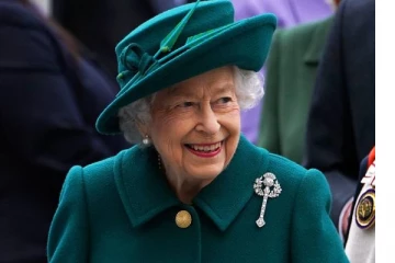 தகுதியான வேறு ஒருவருக்கு வழங்குங்கள்! தேடி வந்த ஒரு பட்டத்தை உதறி தள்ளிய பிரித்தானிய மகாராணி எலிசபெத்