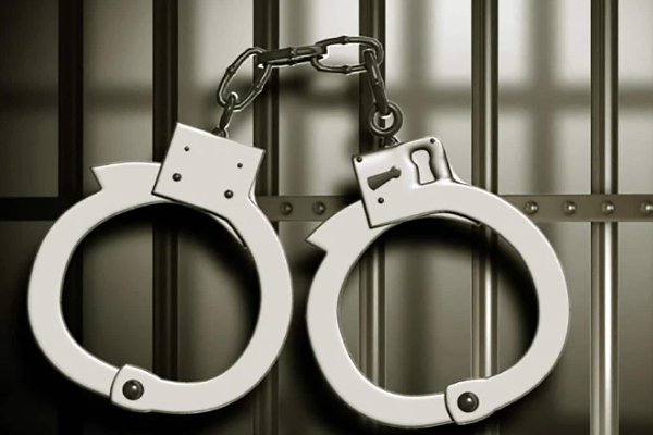 யாழில் கையும் களவுமாக சிக்கிய ஆணும், பெண்ணும்! | A Man And A Woman Caught Jaffna