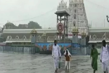 திருப்பதியில் பெய்து வரும் கனமழை - அவதியுறும் ஏழுமலையான் பக்தர்கள்