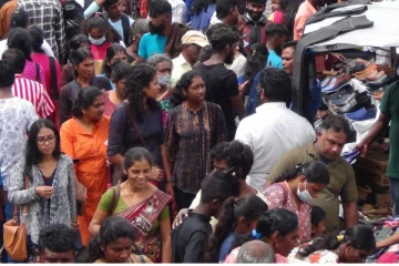 நாடளாவிய ரீதியில் தீபாவளி பண்டிகையை கொண்டாடத் தயாராகும் மக்கள் (Photos)