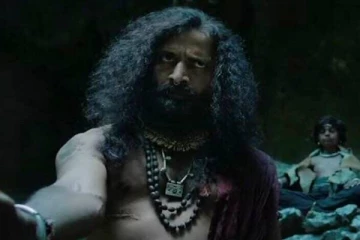 மார்க்கெட் இல்லாமல் நடிகையுடன் படுக்கையறை காட்சி!! புகுந்து விளையாடும் பொன்னியின் செல்வன் பட நடிகர்.