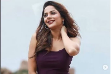 நீச்சல் குளத்தில் அரைகுறை ஆடையில் போஸ் கொடுத்த ஐஸ்வர்யா தத்தா- வைரலாகும் போட்டோ