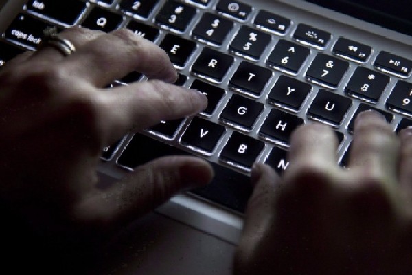 கனடாவில் சைபர் தாக்குதல் தொடர்பில் விடுக்கப்பட்ட எச்சரிக்கை! | Cyber Security Officials Urge Vigilance