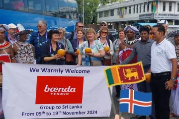 முதல் முறையாக இலங்கைக்கு வருகை தந்த ஐஸ்லாந்து சுற்றுலாப் பயணிகள்