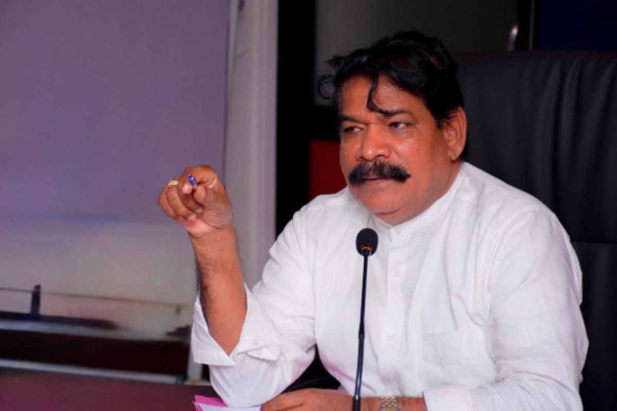முல்லைத்தீவில் காணாமல் போன கடற்றொழிலாளர்கள் - களமிறங்கும் விமானப்படை உலங்குவானூர்தி | Navy Air Force Launch Search Missing Fishing Boat முல்லைத்தீவில் காணாமல் போன கடற்றொழிலாளர்கள் - களமிறங்கும் விமானப்படை உலங்குவானூர்தி | Navy Air Force Launch Search Missing Fishing Boat