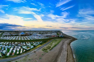 குழந்தைகளை காப்பாற்ற முயன்ற நபர் பலி: பிரித்தானிய கடற்கரையில் நடந்த சோகம்