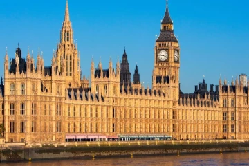 பிரதமர் நாட்டில் இல்லாத நேரத்தில் நாடாளுமன்றத்தில் ஏற்பட்ட குழப்பம்