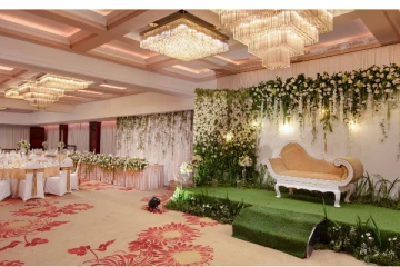 சட்டத்தை மீறி திருமணம் - சீல் வைக்கப்பட்ட ஹோட்டல்