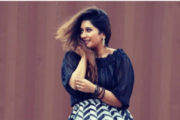 தொகுப்பாளினி பிரியங்காவா இது? மார்டன் உடையில் எப்படி இருக்கின்றார் தெரியுமா? தீயாய் பரவும் புகைப்படம்