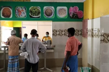 இலங்கையில் உணவக ஊழியர்களின் வருமானம் சடுதியாக வீழ்ச்சி