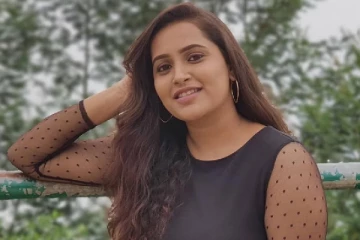 விஜய் டிவி ஜாக்குலினை நியாபகம் உள்ளதா.. கிளாமர் உடையில் எப்படி மாறிட்டாங்க பாருங்க